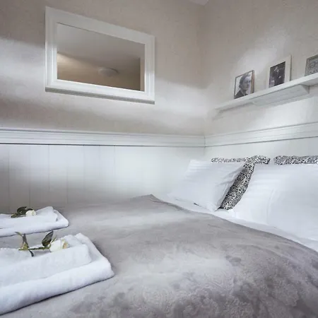 Place For * Βαρσοβία