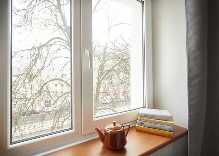 Place For * وارسو