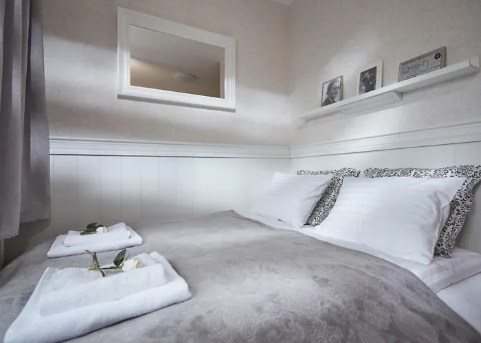 Place For * وارسو